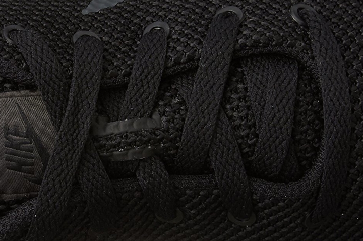 Nike Essentialist laces